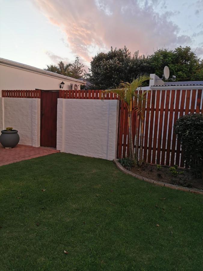 Ballina Ga-El Guesthouse Port Elizabeth Luaran gambar